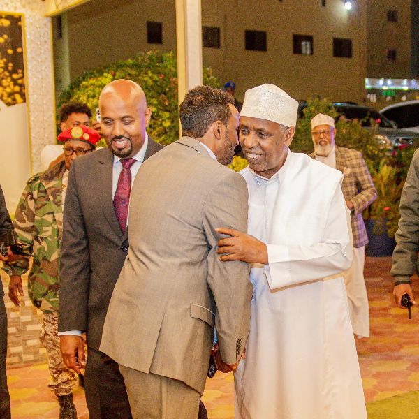 Madaxweyne ku-xigeenka JSL ayaa magaalada Hargaysa kaga qayb galay Munaasibad ballaadhan oo loo qabtay Maktabada Akhriska ee Siilaanyo oo lagu samaynayo dib-u-habayn,