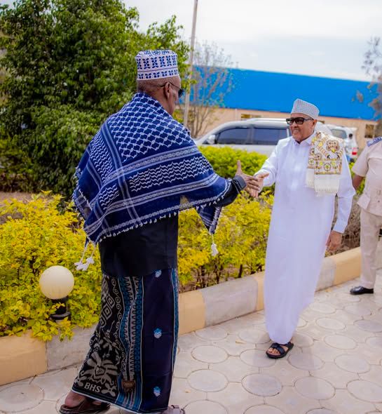 Madaxweynaha Jamhuuriyadda Somaliland, ayaa Hotel Grand Haadi ee magaalada Hargeysa kula kulmay qaar ka mid ah Acyaanta, Wax-garadka iyo Haldoorka Caas....